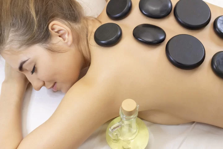 Studio Cibele Barcelos - Massagem Pedras